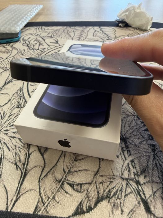 iPhone 12 Mini 64gb - перфектни, комплект, 100% батерия