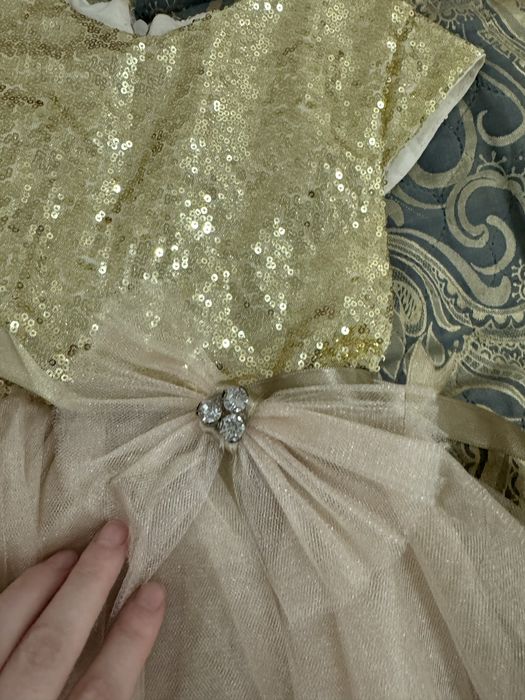 Платье нарядное  на девочку