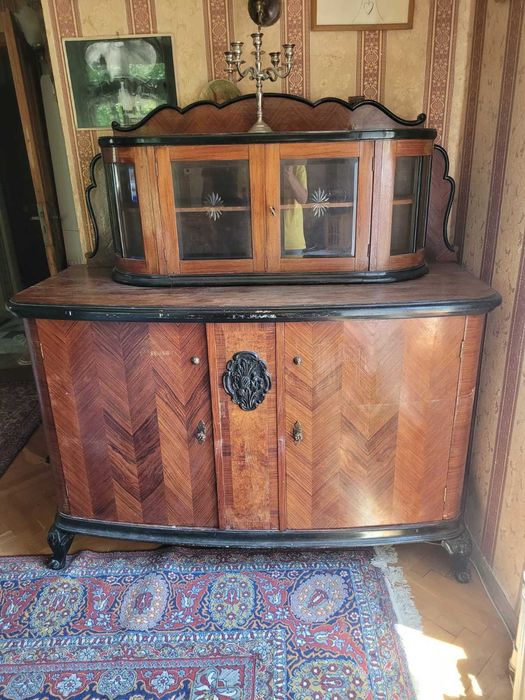 Старинен Бюфет от 19 век