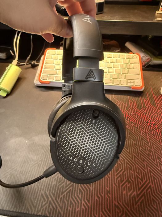 Геймерские наушники Audeze Mobius