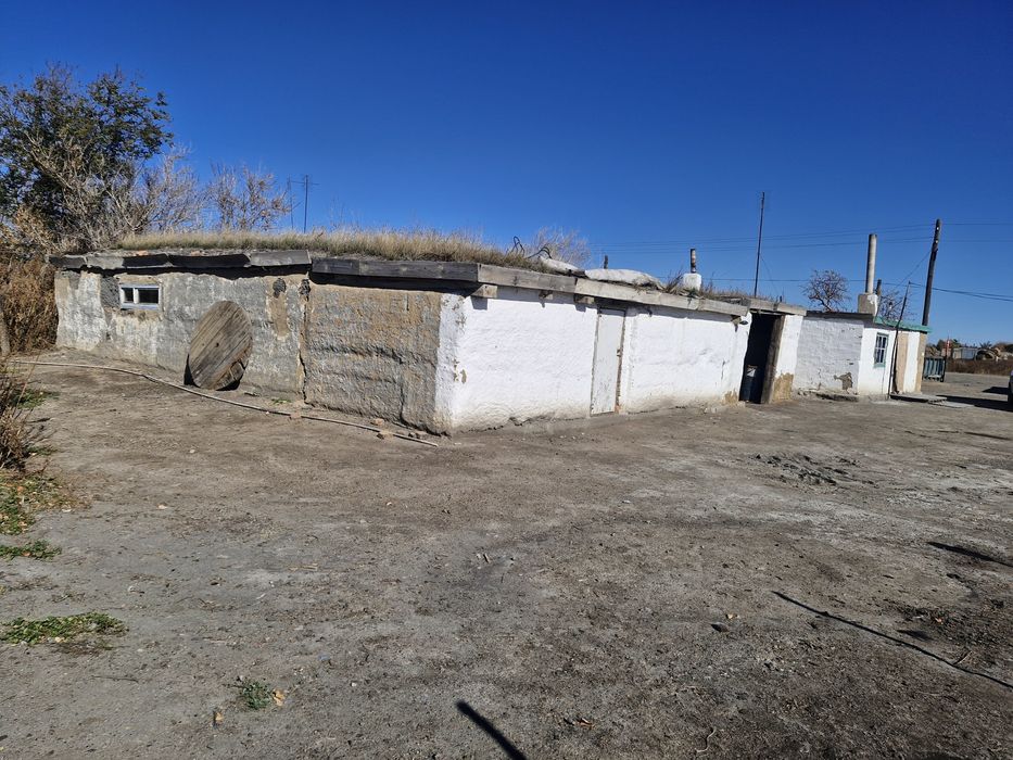 Продаётся дом( землянка)