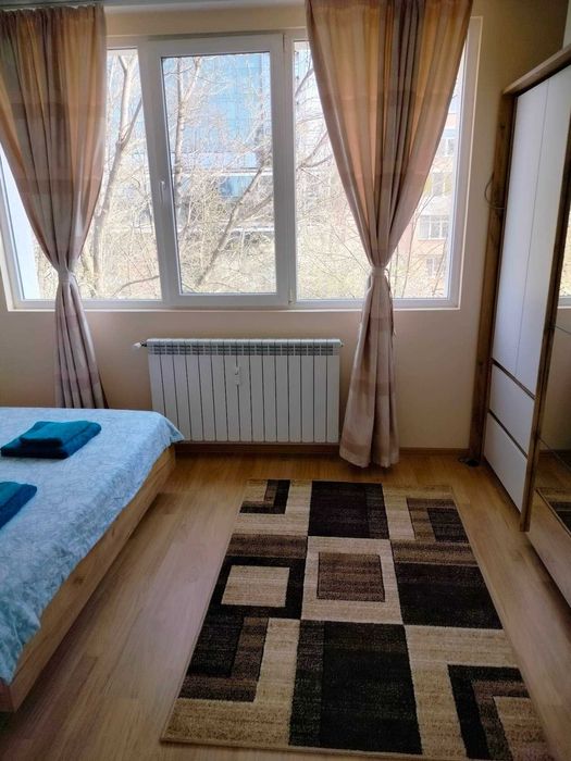 Дава се под наем Тристаен апартамент в София, Изток - 84 кв.м за 91.8 € - Снимка #5