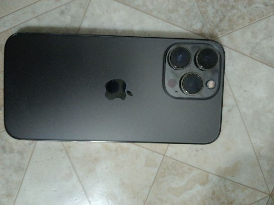 Продам Айфон 13 про 256гб