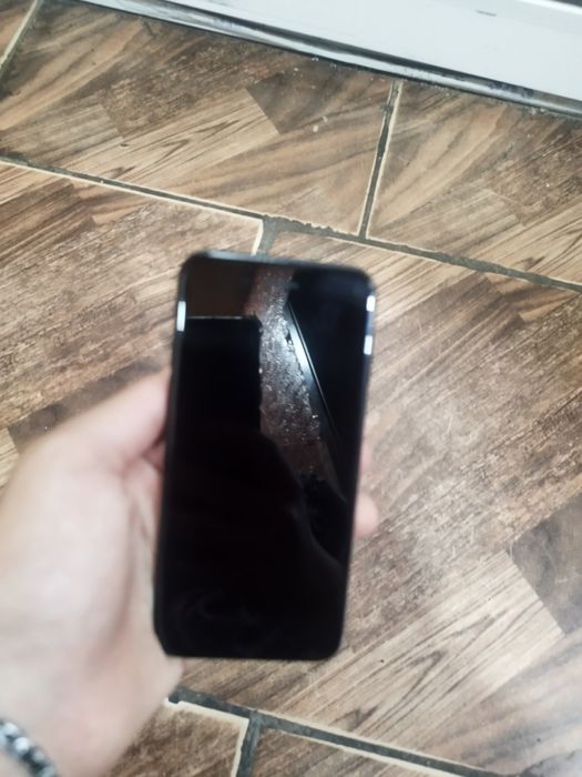 iphone 7 narxi 800.000 taqalgan olaman dganla tel qsn xotirasi 128 gb