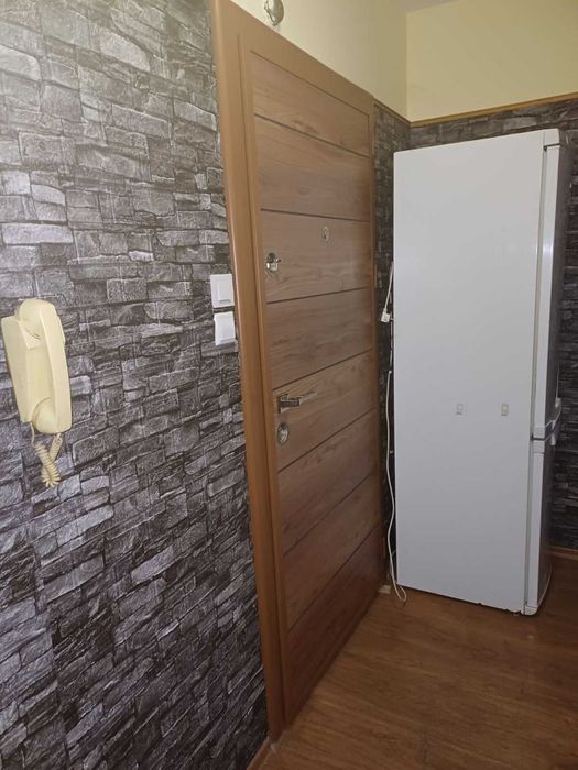 Дава се под наем Двустаен апартамент в Плевен, Сторгозия - 60 кв.м за 255 € - Снимка #2