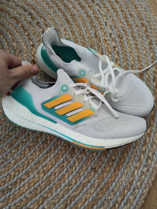 Продавам чисто нови маратонки