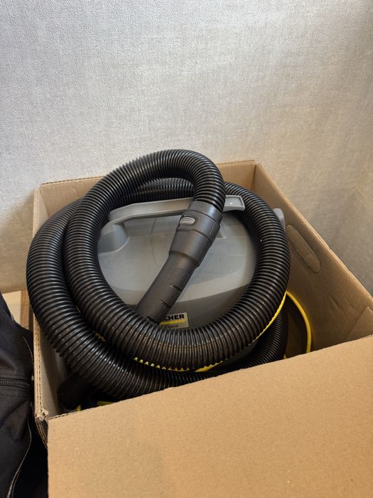 Пылесос мобщий Karcher Puzzi 8/1