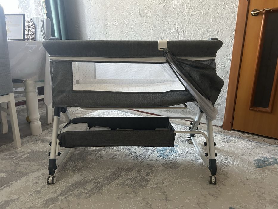 Продам детскую кровать манеж