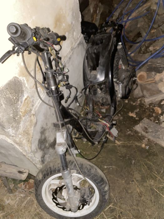 Scutere Yamha neos si Peugeot 209 fara acte