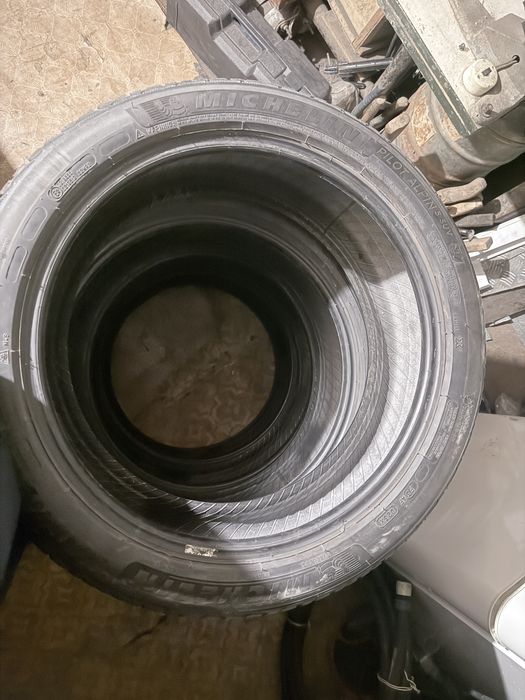 Продам шины зима липучка  245.45 r20