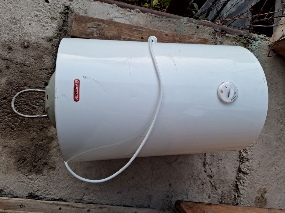 Водонагреватель Ariston