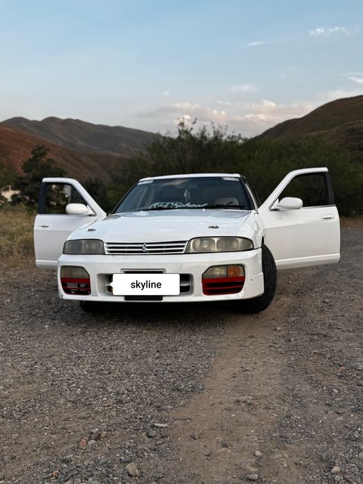 Nissan skyline r33