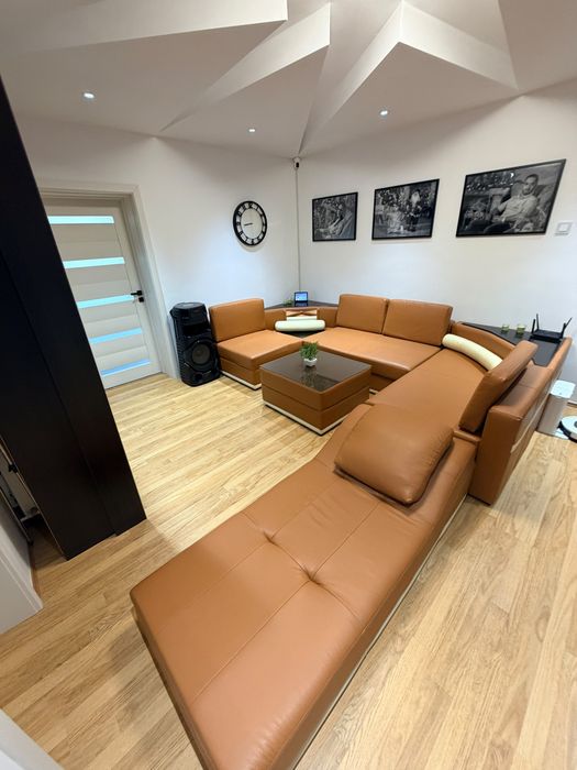 Canapea modulară din piele premium + Măsuță sticlă securizată (Formă U / L / Reconfigurabilă)