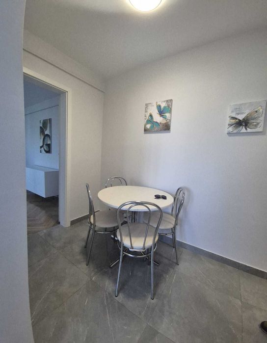 Inchiriez apartament cu 3 camere