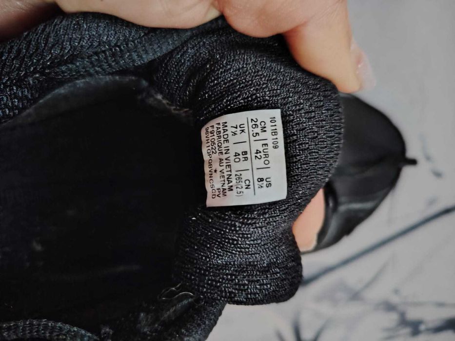 Продам кроссовки Asics