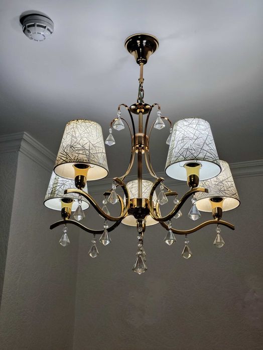 Продам люстры, красивые