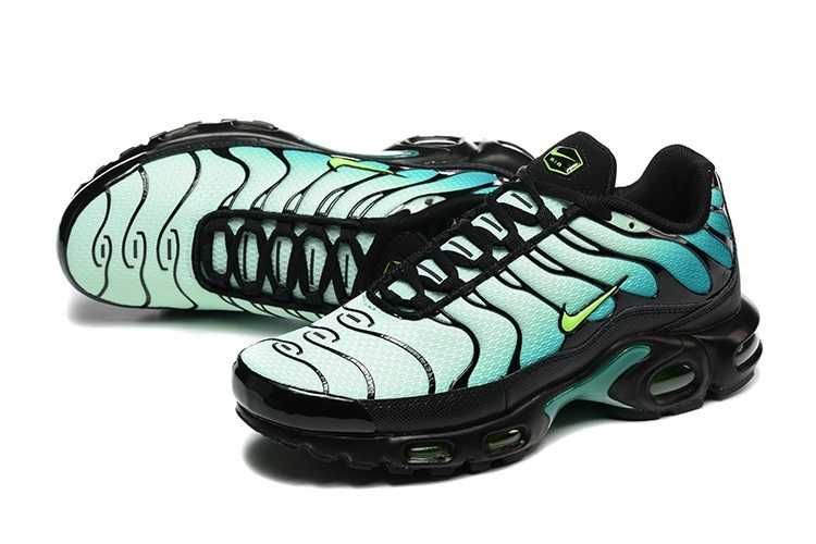 NIKE Air Max Plus Utility , PRET NOU 399 , redusi de la 550 !