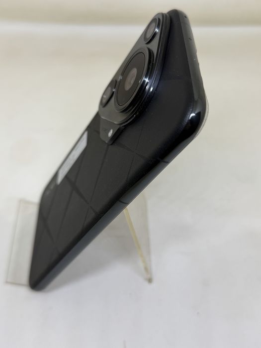 Huawei Pura 70 Ultra Black 512GB 16 Ram Top