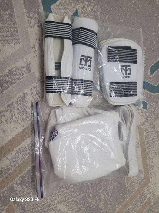 Тхаиквандо с шитками СРОЧНО !