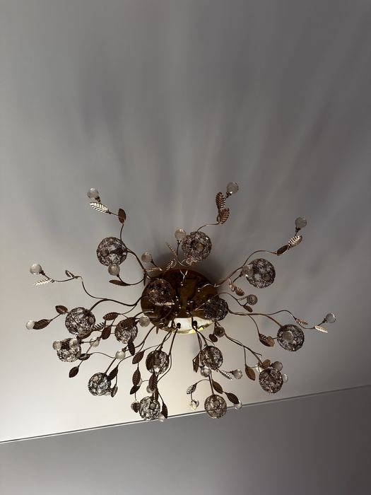 Продам люстру  ажурную