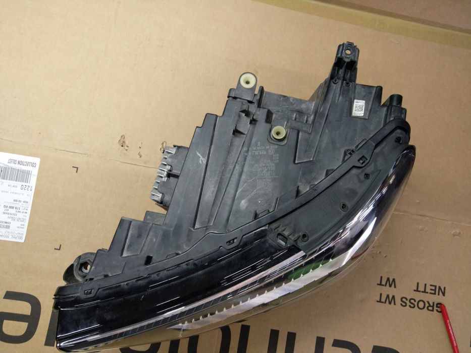 Фар ляв за Audi Q4 2022 Full Matrix LED