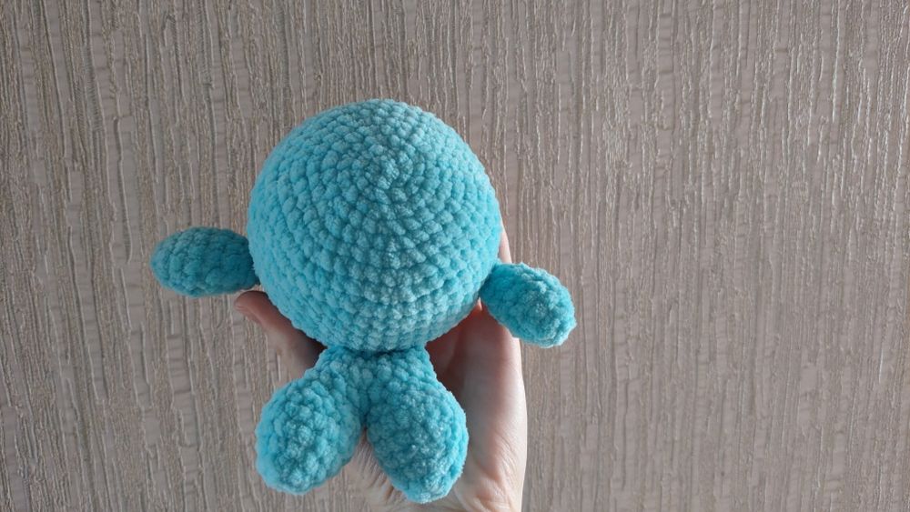 Вязанный китёнок