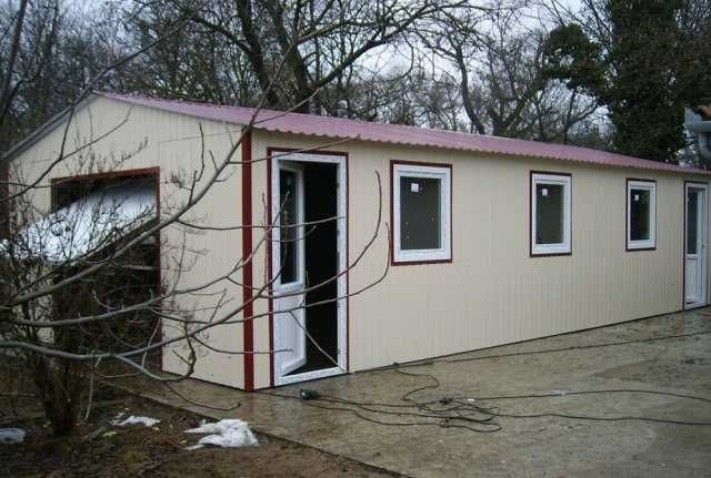 Garaj metalic din panouri sandwich  4.5 x 6m