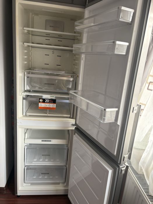 Vand frigider  whirlpool