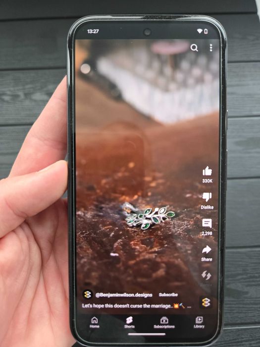 Pixel 8a negru aproape nou cu accesorii extra