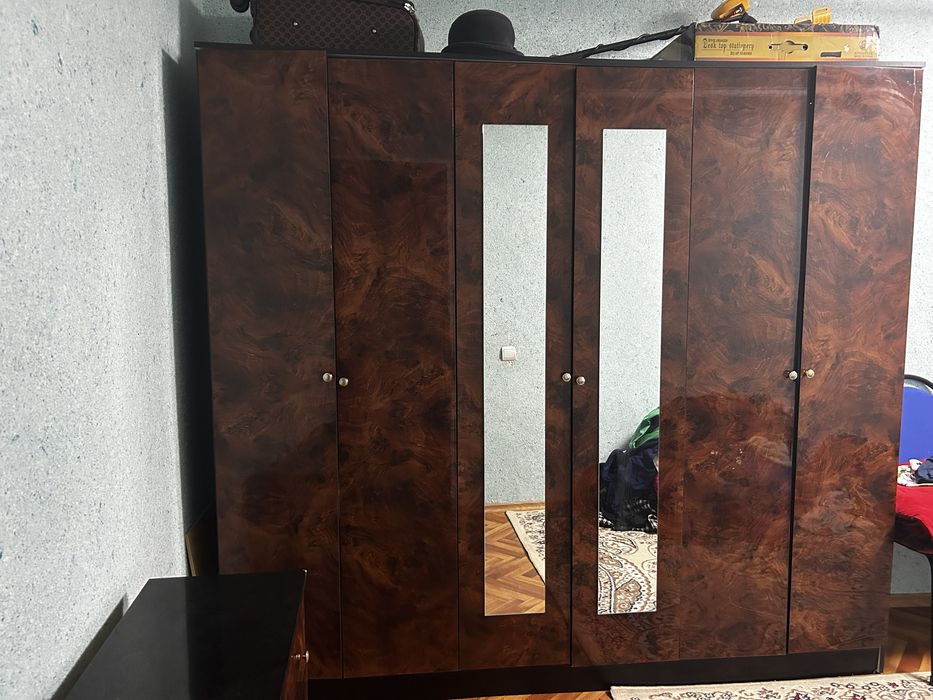 Продам шкаф