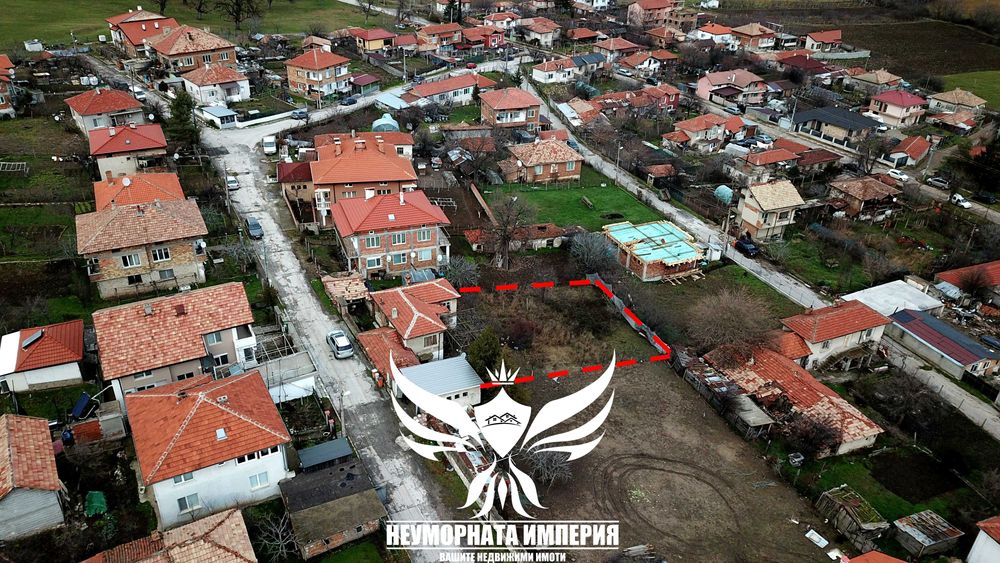 Продавам Двуетажна къща с постройки 155РЗП с 662кв. в двор село Стоево