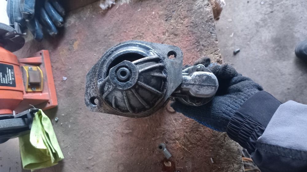 Стартер бу Рабочий