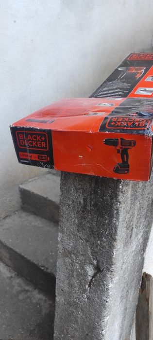Продавам  Акумулаторен винтоверт Black+Decker, 10.8V, BDCD12-