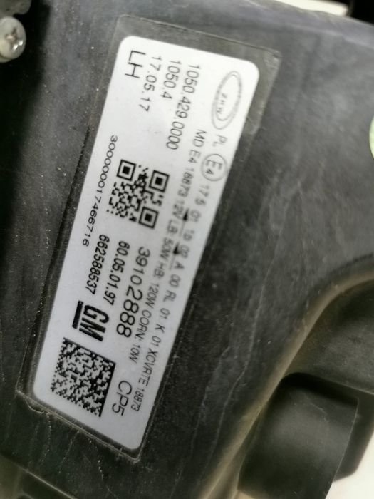 Opel Insignia 2018 ляв фар