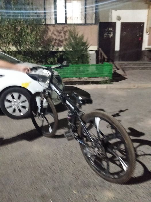 Велосипед БМВ на ходу