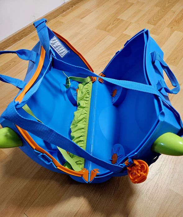 Trunki de vanzare