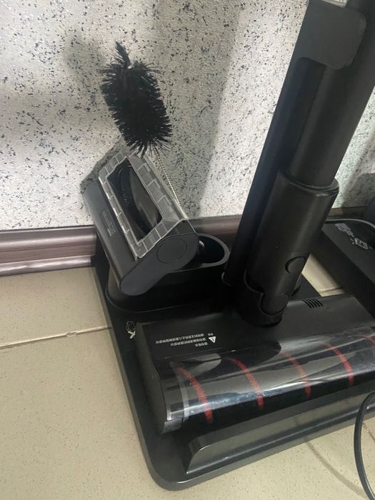 Пылесос вертикальный