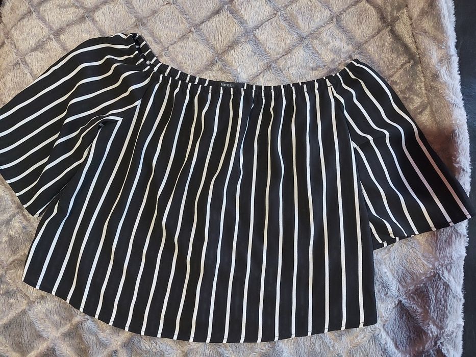 Дамска блуза с голи рамене