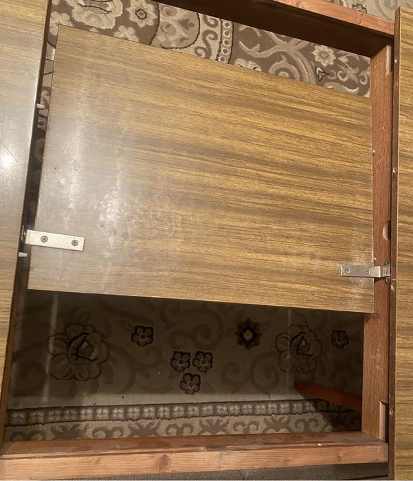 Продам стол раскладной, советского производства.