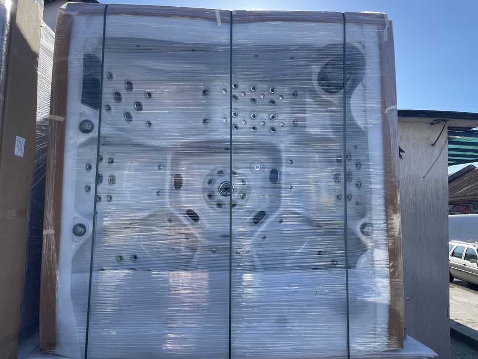 Джакузи  градинско ново  6 места 82 дюзи 2 години гаранция