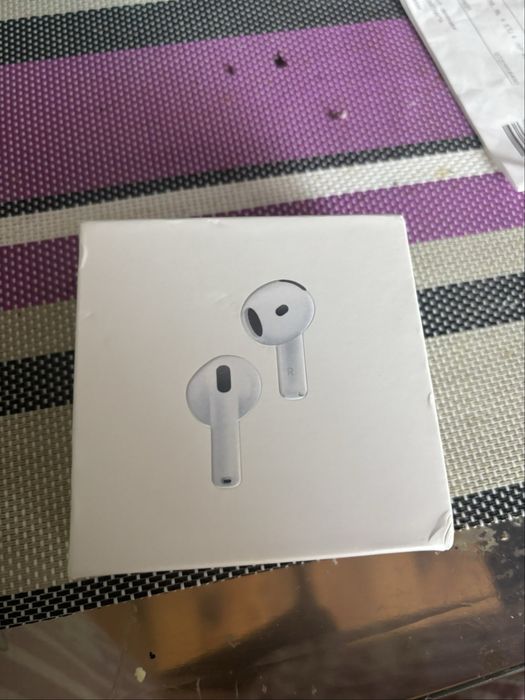 Airpods generatia 4