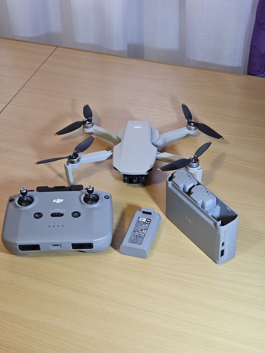 Dronă DJI Mini 4k fly more combo