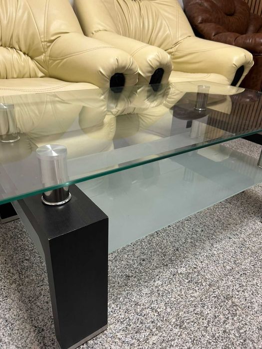 Vand 4 fotolii si masa de sticla