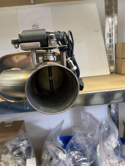 Универсално спортно гърне с клапа 63мм RM Motors e300/63/350/L