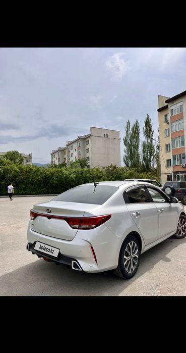 Машына. KIA RIO.