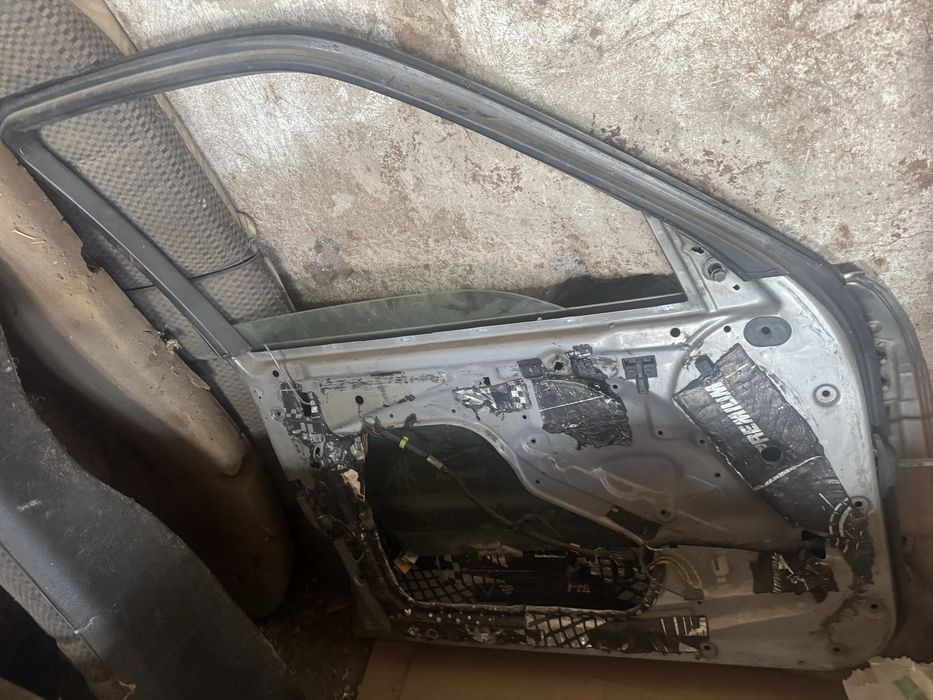 Бмв е34 дверь передни водительский в сборе