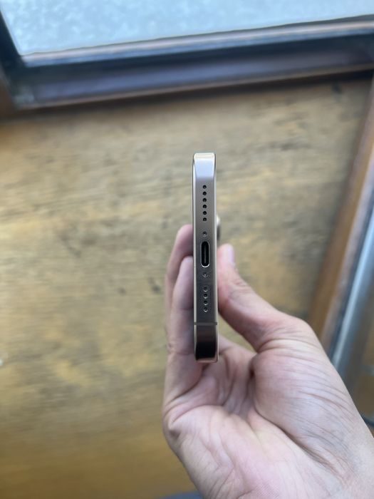 iPhone 16 pro max 256 [100 %, 200 sikl]