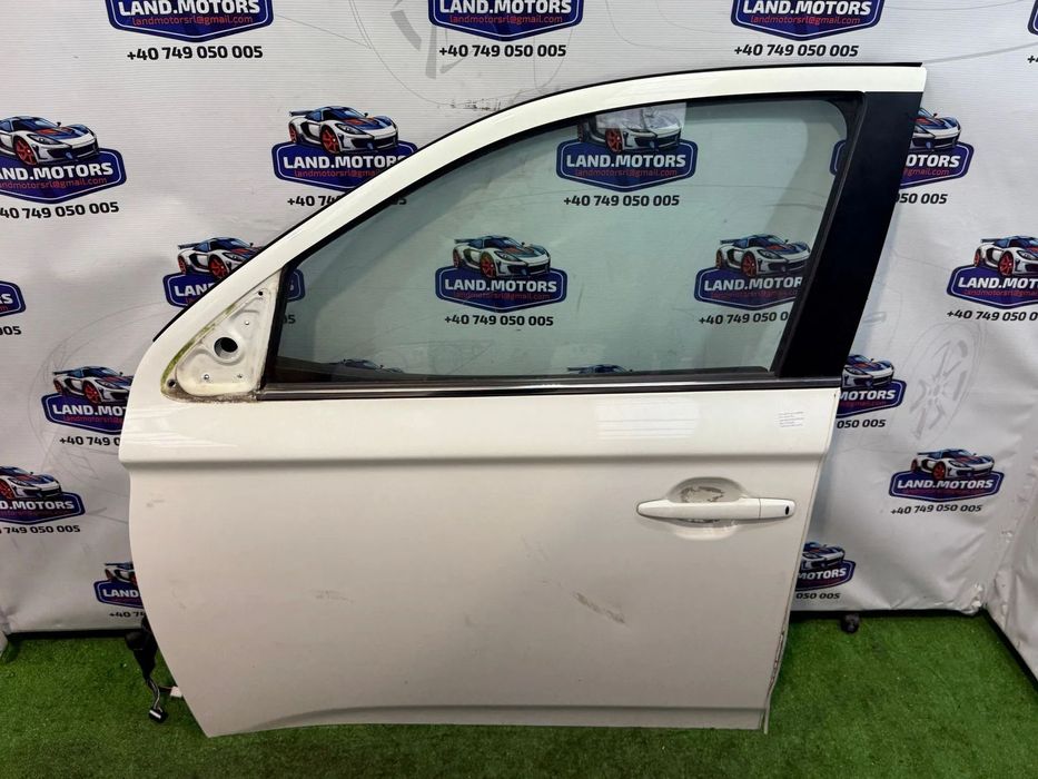 USA PORTIERA FATA STÂNGA MITSUBISHI OUTLANDER 3 2.0 BENZINA + ELECTRIC 2016 COD OEM 5700B859 2016-2021