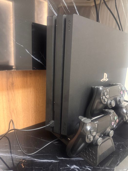 PlayStation 4 pro 1 terabyte
