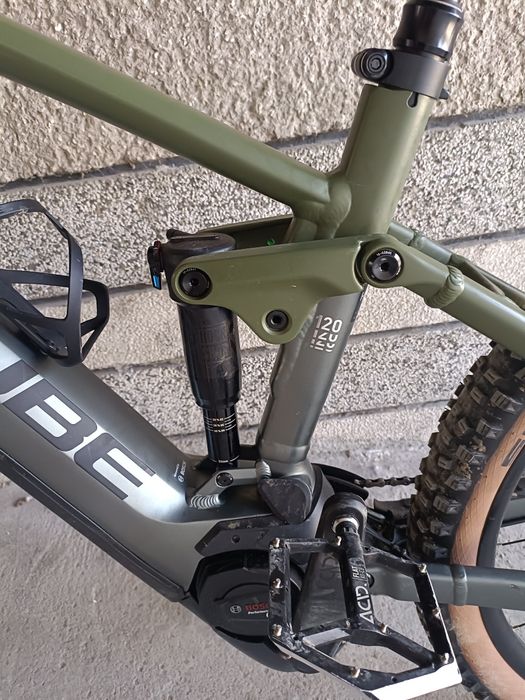 Ново електрическо колело Cube Stereo + зарядно